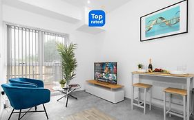 Luxury Apartment - Brierley Hill - Wifi - Smart Tv - Top Rated